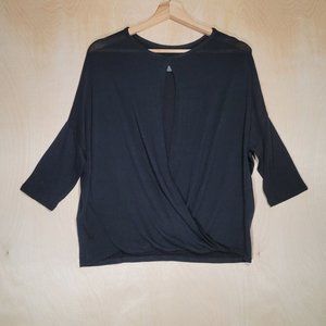 Cliché Loose Fit Cut Out Back Short Sleeve Sweater Women's S